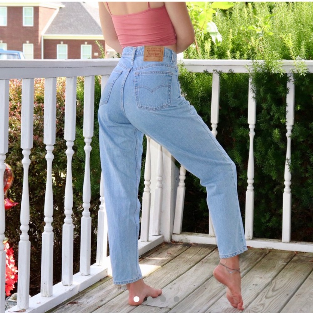 Vintage Levi High Waisted Jeans!